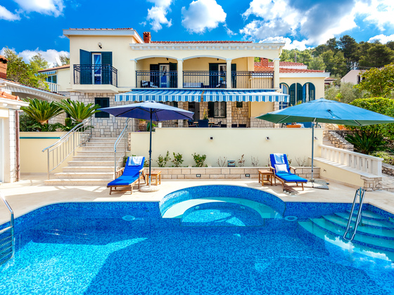 Luxurious villa Dionysus with pool 